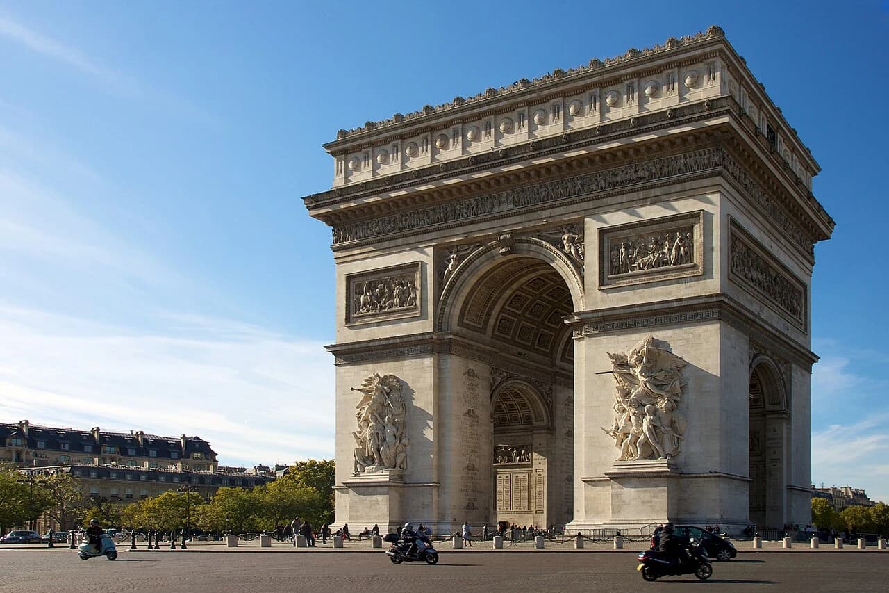Arc de Triomphe de l'Étoile — Paris, France