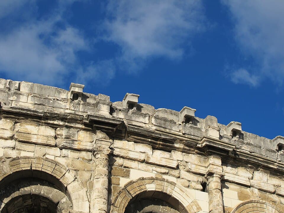 The Velum Brackets — Amphitheater of Nîmes audio guide stop
