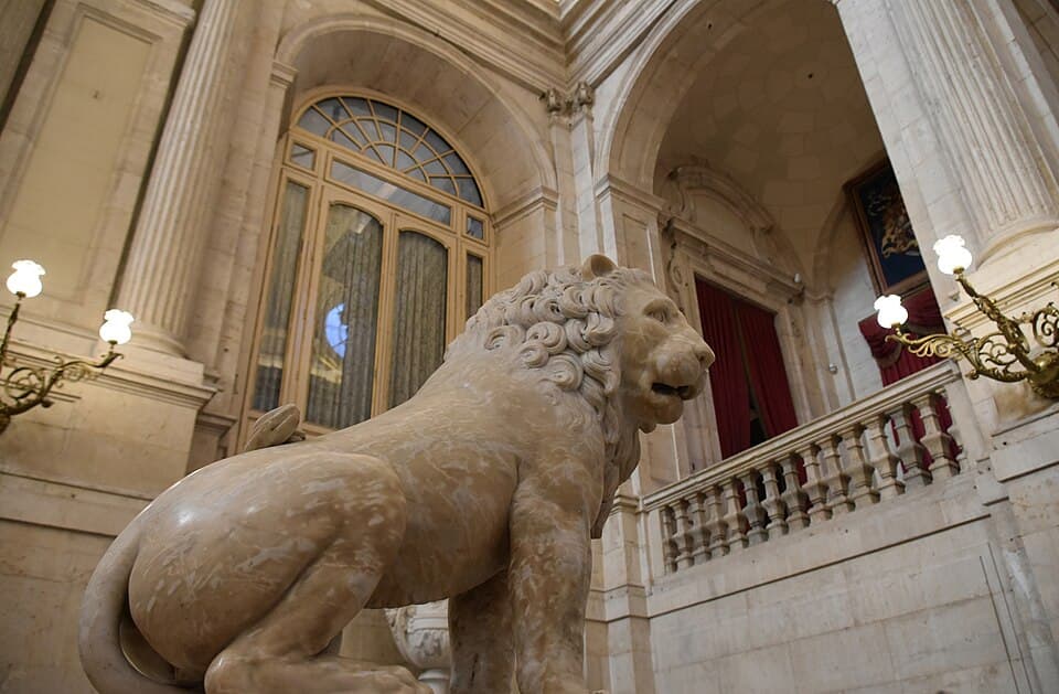 The Stone Lions — Palacio Real de Madrid audio guide stop