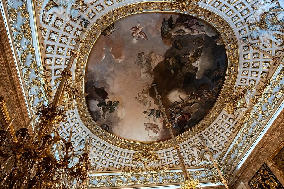 The Dining Room Chandeliers — Palacio Real de Madrid audio guide stop