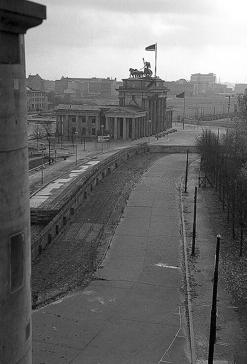 Behind the Iron Curtain — Brandenburger Tor audio guide stop