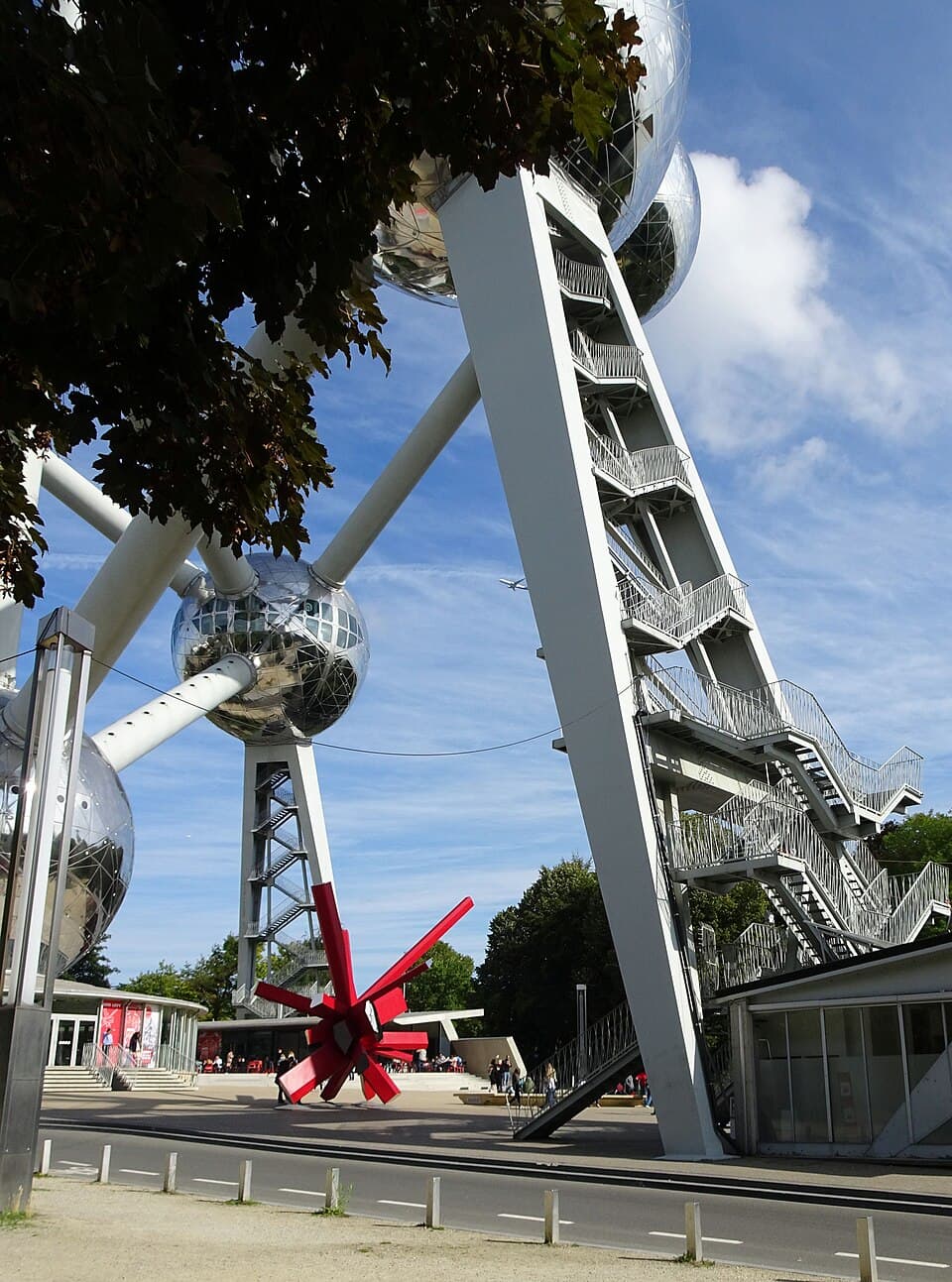 The Support Structures — Atomium audio guide stop