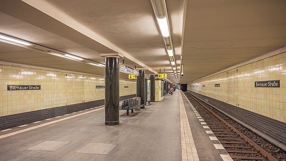 Bernauer Straße station — Gedenkstätte Berliner Mauer audio guide stop
