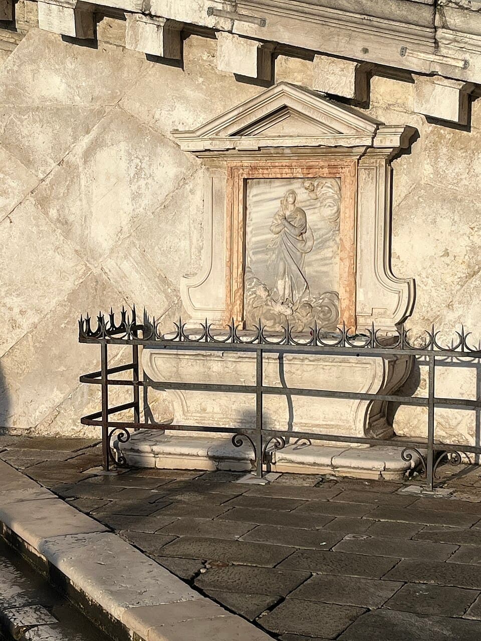 The Archangel Gabriel — Ponte di Rialto audio guide stop