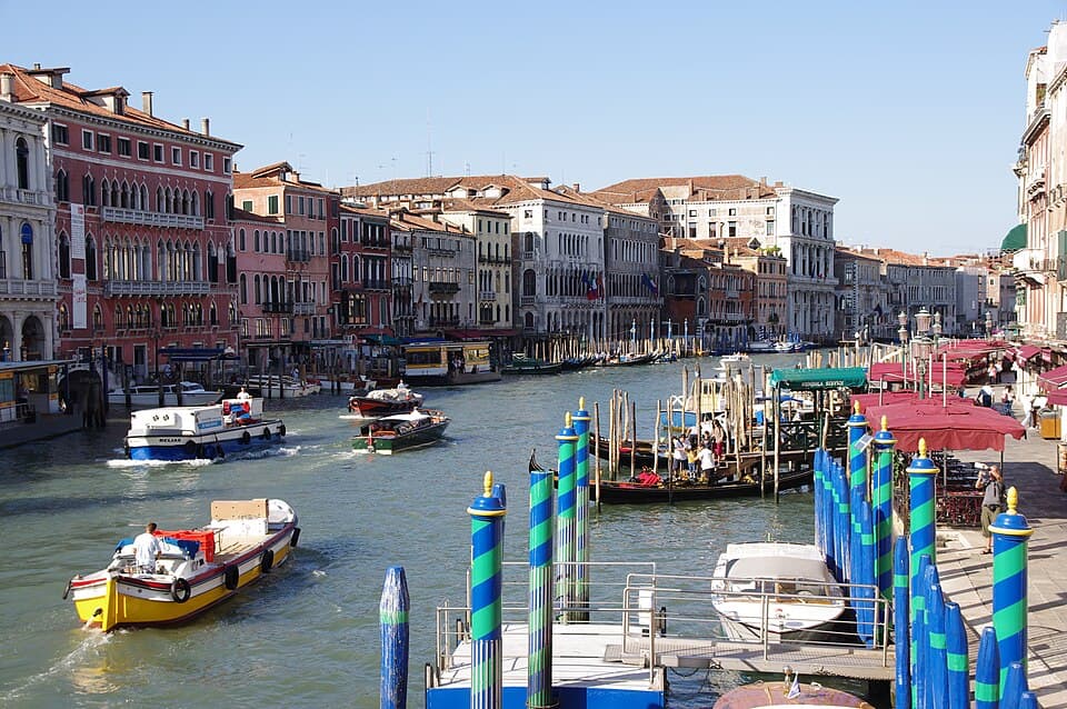 View from the South Balustrade — Ponte di Rialto audio guide stop
