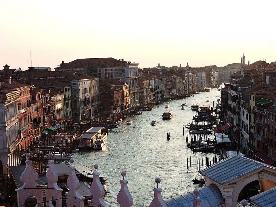 Sunset Over the Rialto — Ponte di Rialto audio guide stop