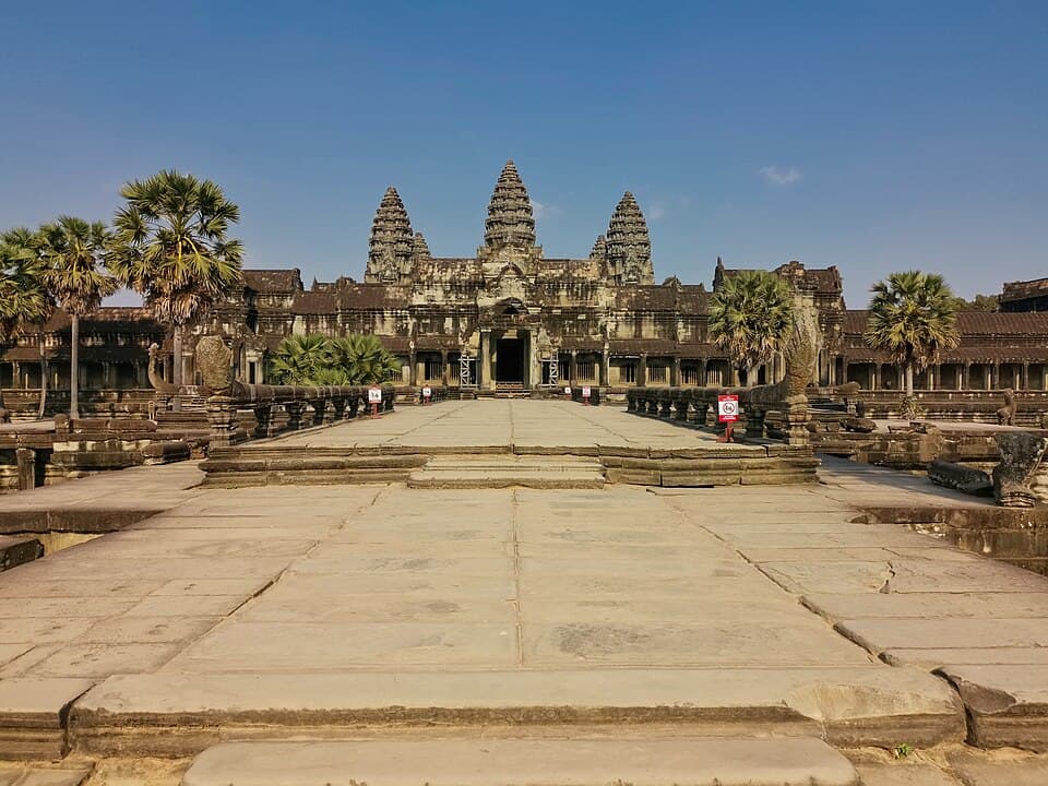 The Grand Causeway — Angkor Wat audio guide stop