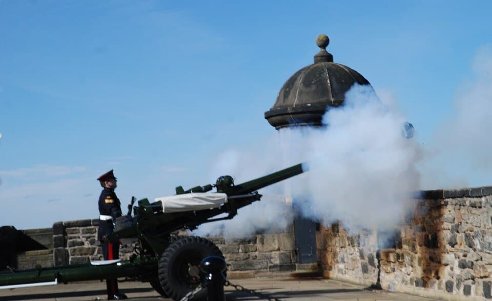 The 105mm Field Gun — Edinburgh Castle audio guide stop