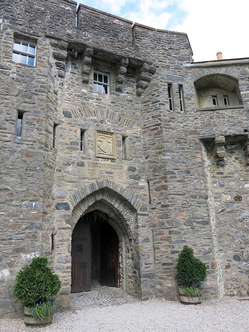Defensive Stone Architecture — Eilean Donan Castle audio guide stop