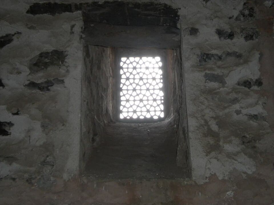 Ventilation in the Dark — Amber Fort audio guide stop