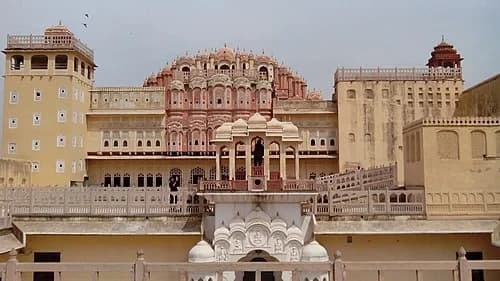 Architecture of the Inner Facade