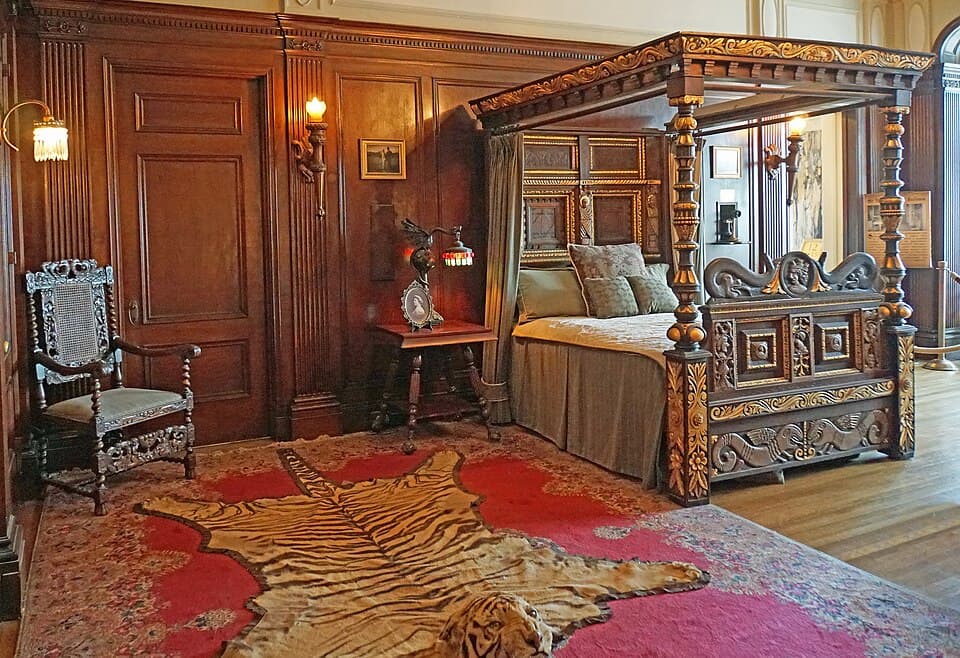 Sir Henry's Suite — Casa Loma audio guide stop