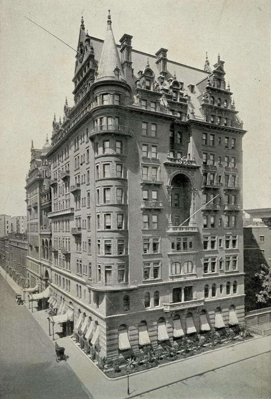 Site of the Waldorf-Astoria — Empire State Building audio guide stop