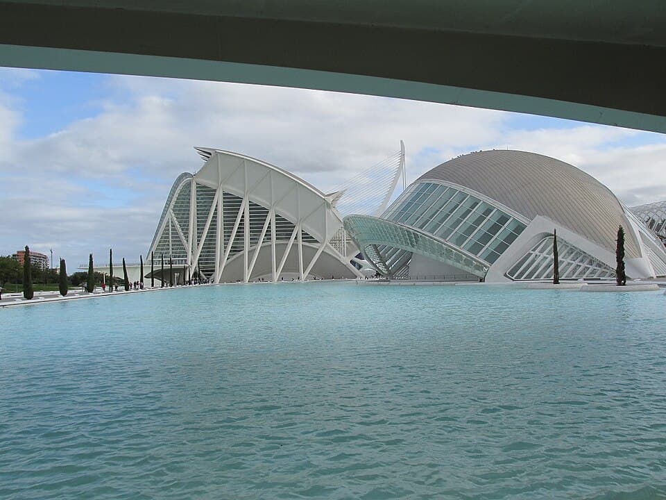 The Museum Plaza — Ciutat de les Arts i les Ciències audio guide stop