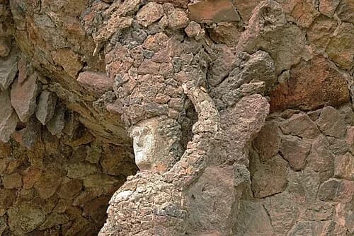 The Washerwoman Statue — Parc Güell audio guide stop