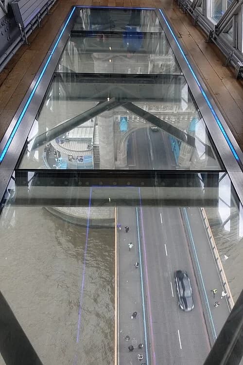 Watching the Road — Tower Bridge audio guide stop