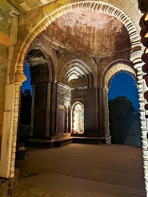 Alai Gate Interior — Qutb Minar audio guide stop
