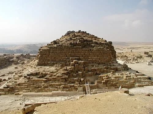 Pyramid G1-b — Giza pyramid complex audio guide stop