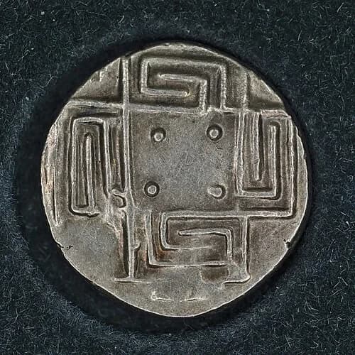 The Silver Labyrinth Coin — Knossos audio guide stop