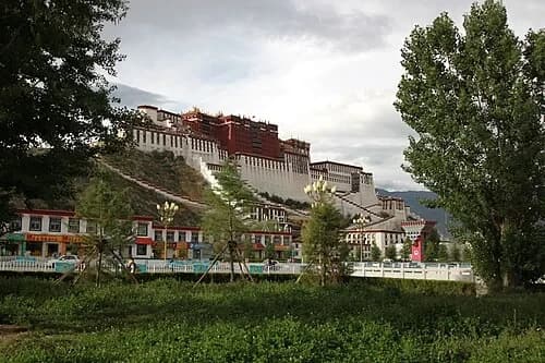 The Fortress on the Red Mountain — Potala Palace audio guide stop