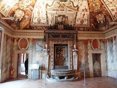 Hall of the Fountain