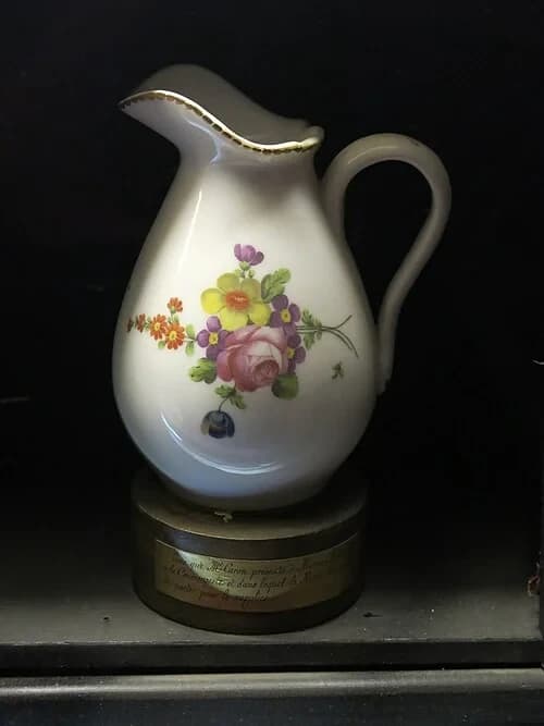 The Queen's Pitcher