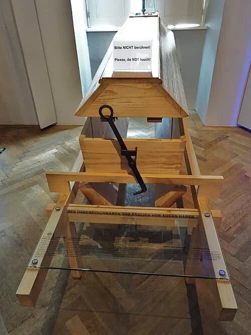 The Reusable Coffin