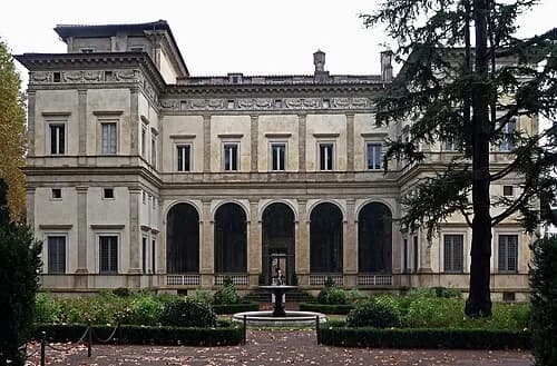 The U-Shaped Courtyard
