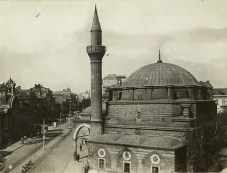 Old Sofia Streetscape — Banya Bashi Mosque audio guide stop