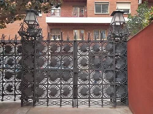 The Palm Leaf Gate — Casa Vicens audio guide stop