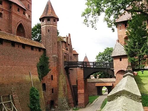 Crossing the Inner Moat — Malbork Castle audio guide stop