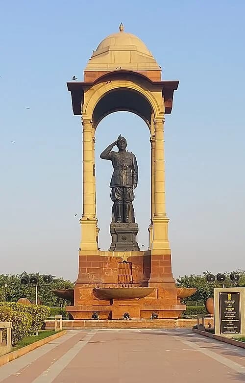 Statue of Subhas Chandra Bose — India Gate audio guide stop