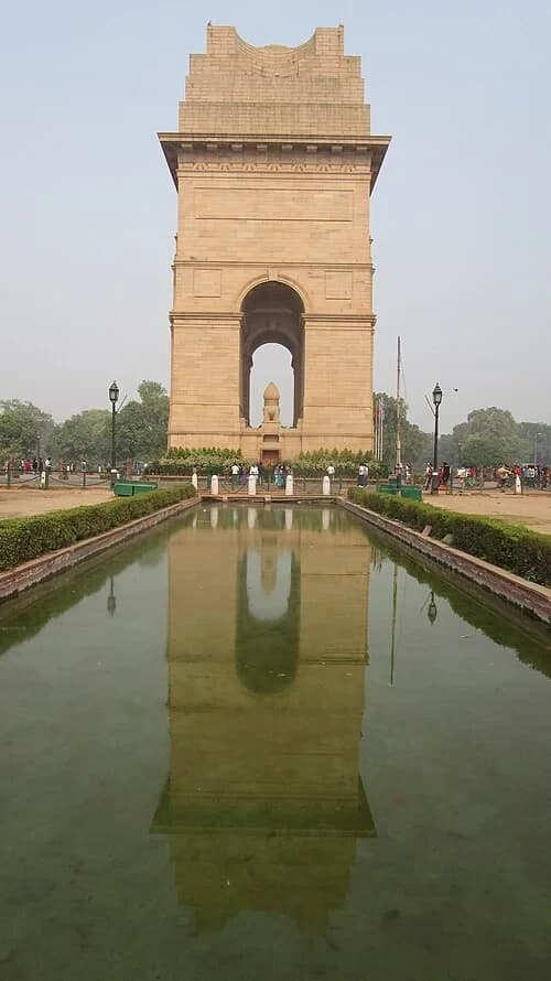 The Monumental Approach — India Gate audio guide stop