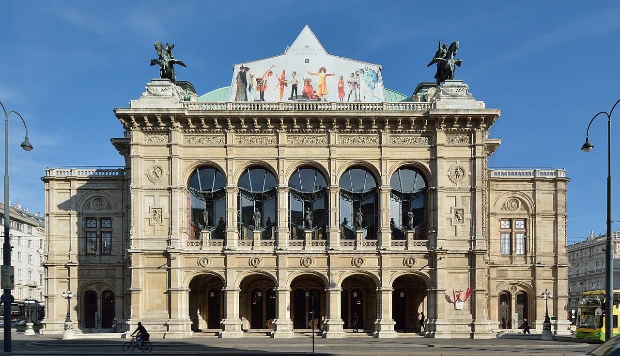 Wiener Staatsoper — Vienna, Austria