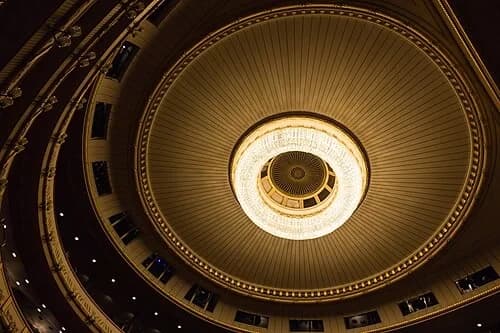 The Main Chandelier — Wiener Staatsoper audio guide stop