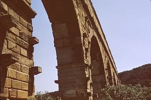 Construction Scaffolding Marks — Pont du Gard audio guide stop