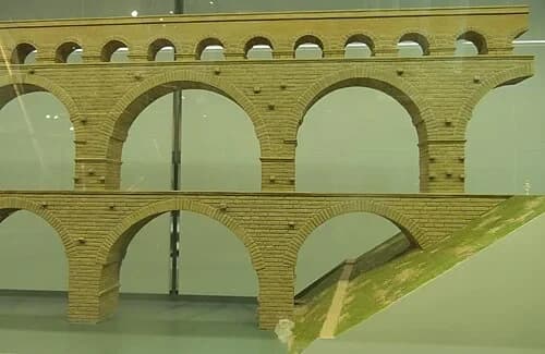Engineering Scale Model — Pont du Gard audio guide stop
