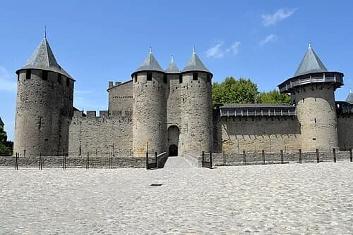 Count's Castle Entrance — Cité de Carcassonne audio guide stop