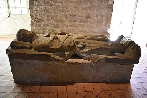 Tomb of the Unknown Knight — Cité de Carcassonne audio guide stop