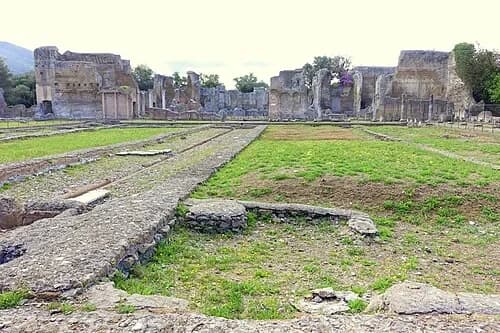 Golden Square — Villa Adriana audio guide stop