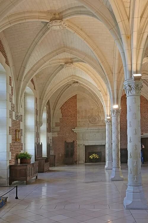 Pillars of Power — Château d'Amboise audio guide stop
