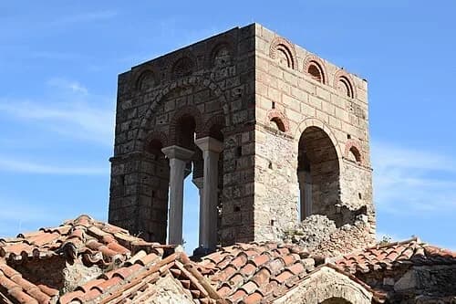 قاعة العرش في القصر — Αρχαιολογικός Χώρος Μυστρά