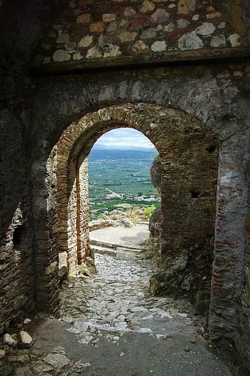 بوابة مونيمفاسيا — Αρχαιολογικός Χώρος Μυστρά