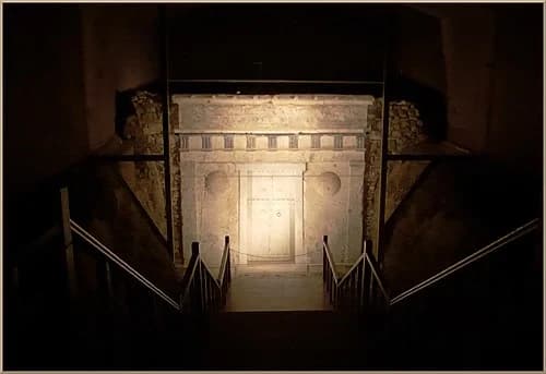 Entrance to Philip II's Tomb — Αρχαιολογικός Χώρος Αιγών audio guide stop