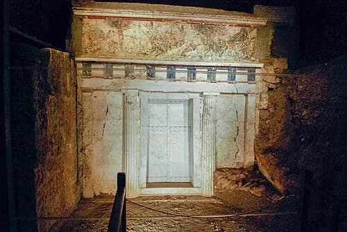 The Royal Hunting Frieze — Αρχαιολογικός Χώρος Αιγών audio guide stop