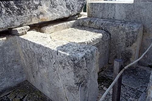 The Offering Table — Ναός της Αφαίας audio guide stop