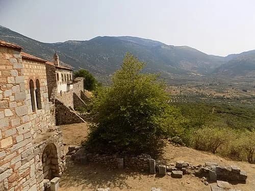 Blick über das Helikon-Tal — Μονή Οσίου Λουκά