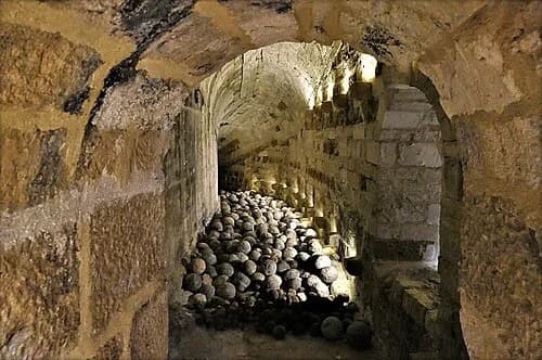 Stone Cannonballs — Rocca a Mare audio guide stop