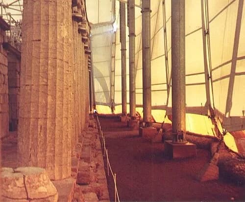 رواق الأعمدة الداخلي — Ναός του Επικουρίου Απόλλωνα