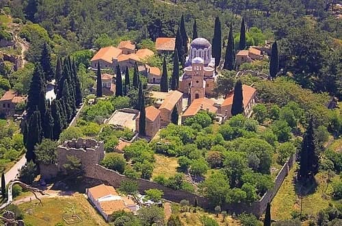 أسطورة الرهبان الثلاثة — Νέα Μονή Χίου